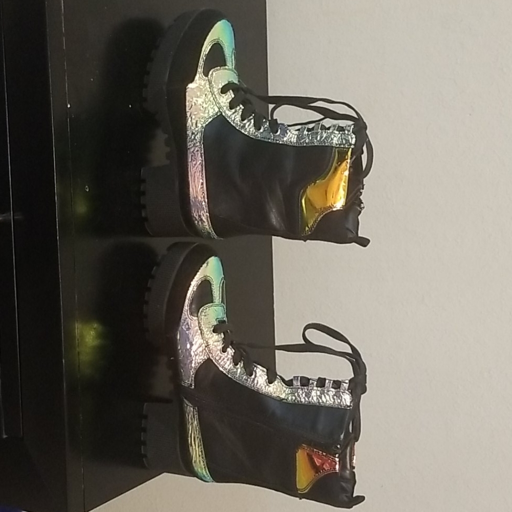 Heel boots